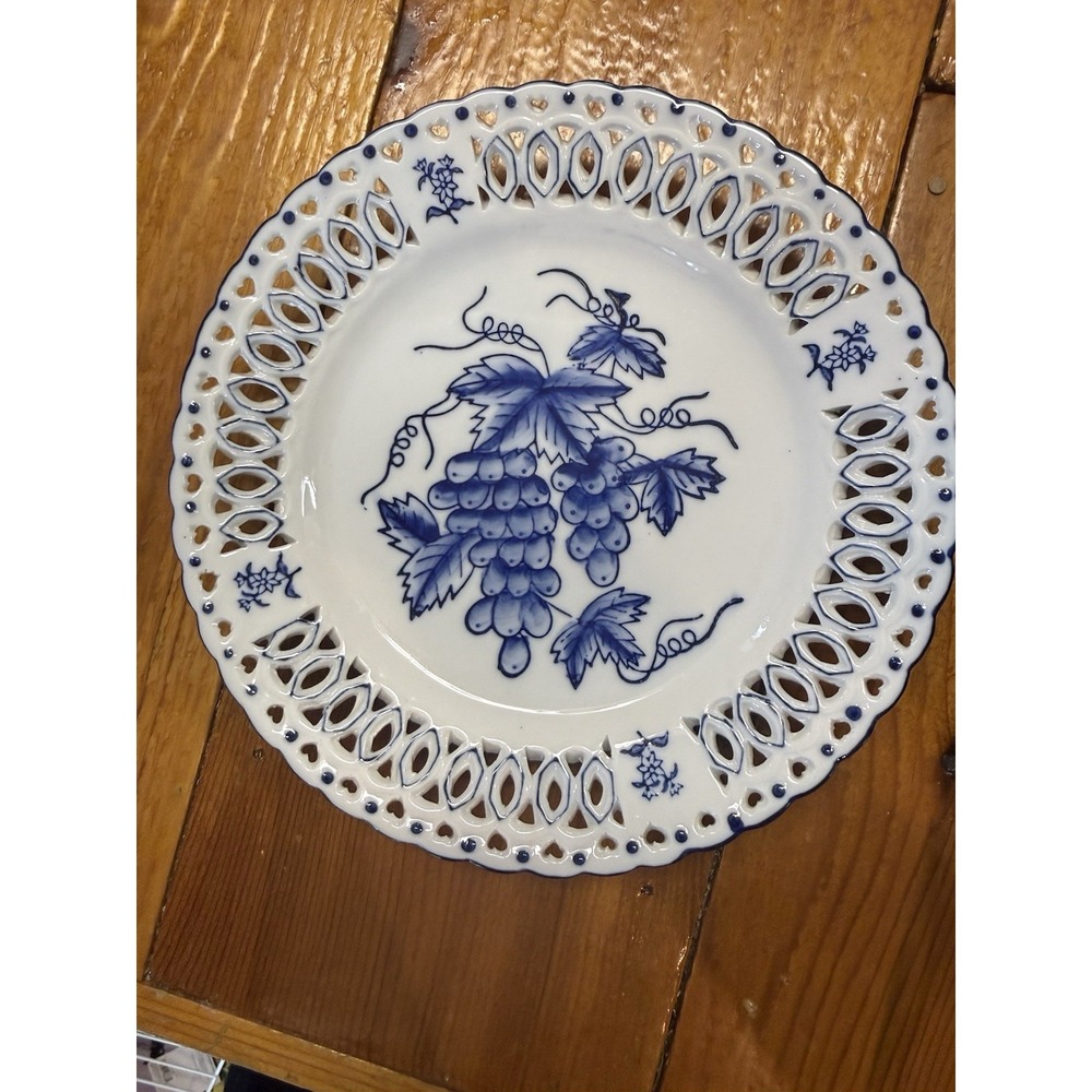Lillian Vernon Scalloped Reticulated Round Blue White Porcelain Plate 8" Decor
